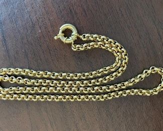 Gold Chain Necklace. 