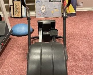 Precor EFX5.21S Elliptical Trainer. Photo 2 of 2. 