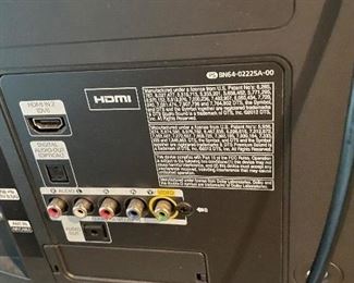 Samsung 32" HDMI TV. Photo 3 of 3. 