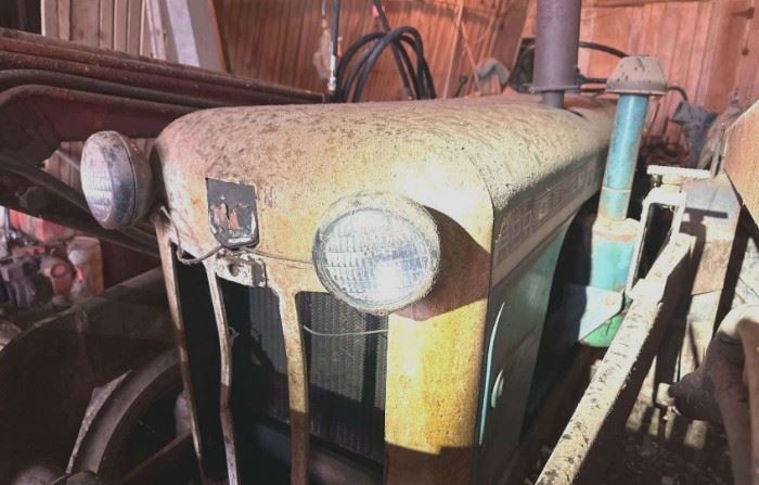 Oliver 500 1960 Tractor with Three Point Hitch and Working Loader