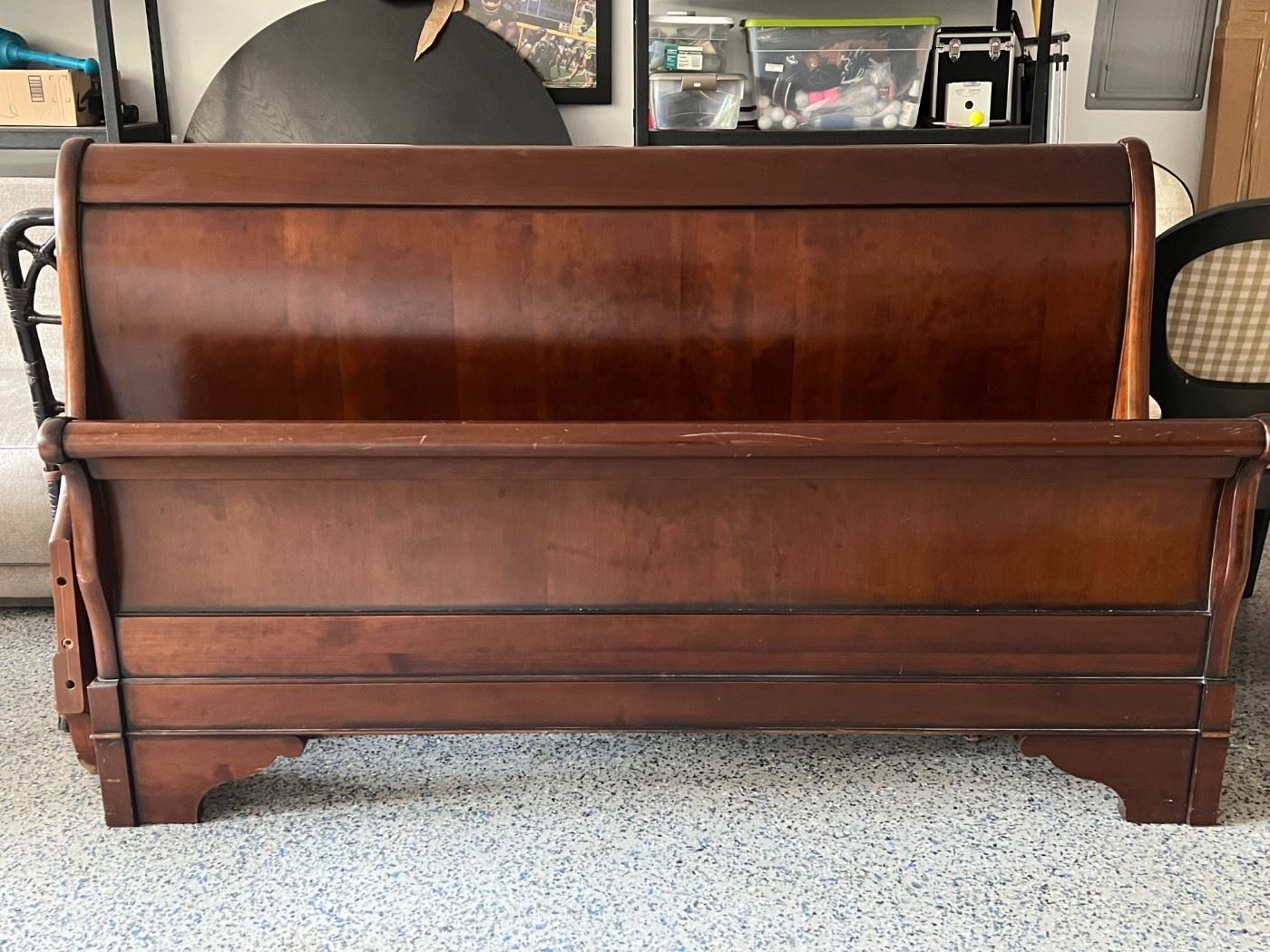 Grange queen sleigh bed