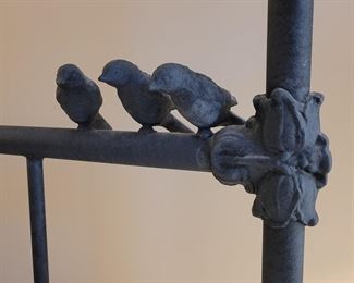 Close-up of Bird Bed at Bedswithbirds.com