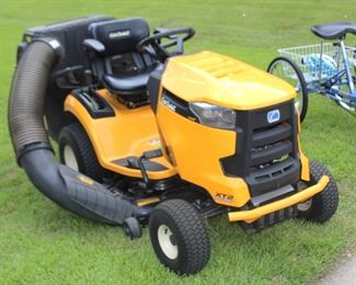 Cub Cadet 42" cut w 158 hrs