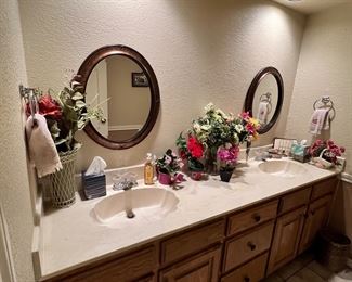 Magical Flowers that never die and don’t need water… witchcraft!