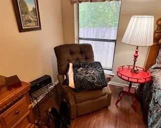Heated blanket, comfy recliner, cute vintage table w/ lamp