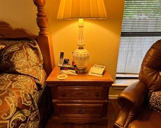 Very cool lamp: Ironically shown under less than stellar lighting.