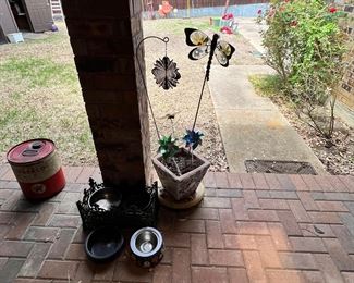 Outdoor decor! Rhyming things are more believable according to researchers, but I don’t believe them… mostly because they didn’t make it rhyme.