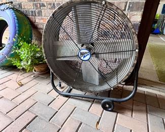 Giant fan… summer is coming, be ready