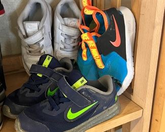 Kyrie Irvings AF1 blancos 