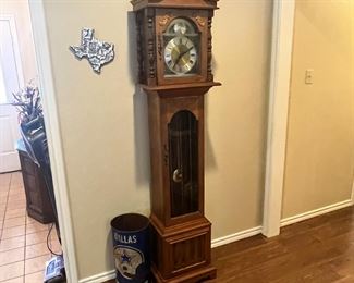 Tempest fugit grandfather clock, amazingly nice.