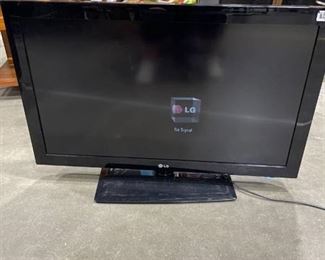 LG 38 in tv with remote