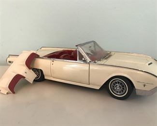 Danbury Mint- 1962 Ford Thunderbird