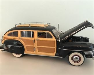 Danbury Mint 1942 Chrysler Town & Country 