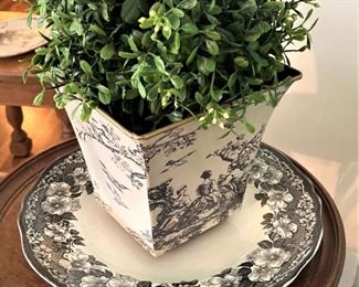 Black & white décor