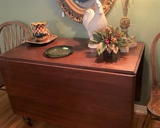 Antique dropleaf table