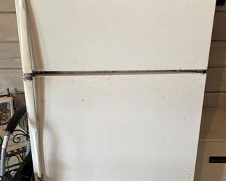 White Whirlpool refrigerator/freezer