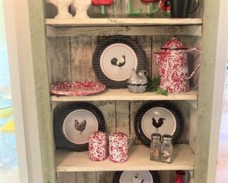 Red & white speckled ware; rooster dishes