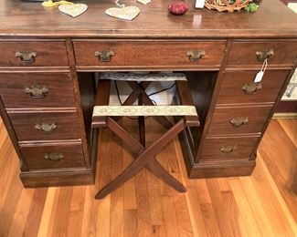 Small desk; luggage rack