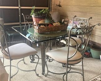 Another great glass top table & 4 chairs