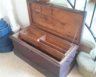Vintage hNd made tool box