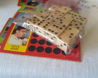 Bone Dice, sixteen pieces