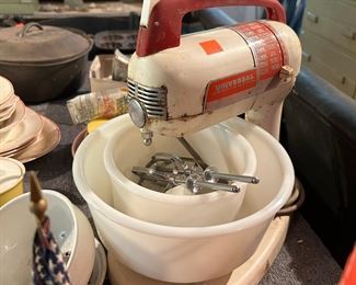 Vintage Universal stand mixer with milk glass bowls