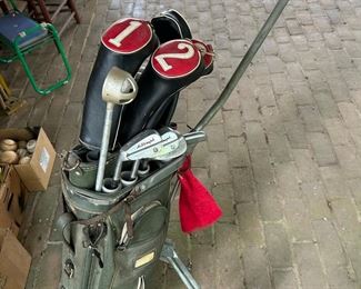 Left-handed Spalding golf club set from 1940s only used a few times