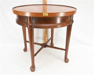 Henredon round side table