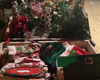 wreaths and holiday towels