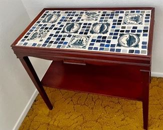 Fantastic little "Delft" style mosaic table