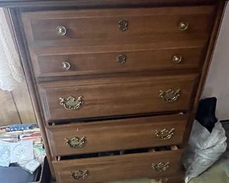 Chest of drawers