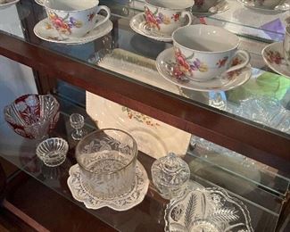 Set cups and saucers