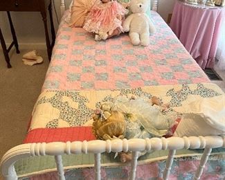 White wood Jenny Lind twin bed