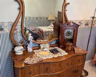 Solid Oak petticoat Dresser