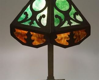 1038	ANTIQUE SLAG GLASS TABLE LAMP, APPROXIMATELY 20 IN HIGH
