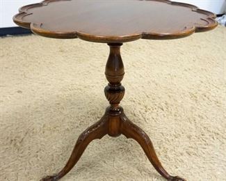 1116	MAHOGANY PIE CRUST TABLE W/BALL & CLAW FEET, APPROXIMATELY 28 IN X 27 IN HIGH
