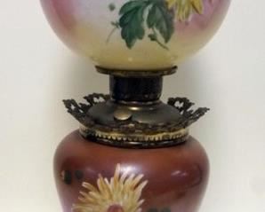 1214	GONE WITH THE WIND PARLOR LAMP, APPROXIMATELY 28 IN H, ELECTRIFIED
