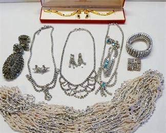 1274	COSTUME JEWELRY LOT INCLUDES MODERN GENUINE AUSTRIAN CRYSTAL BRACELET & EARRING SET, AS FOUND
