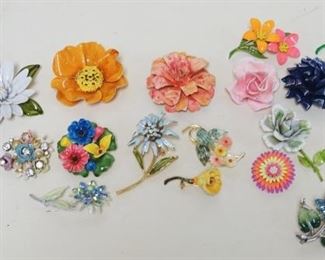 1280	LOT OF COSTUME JEWELRY FLORAL BROOCHES, AS FOUND
