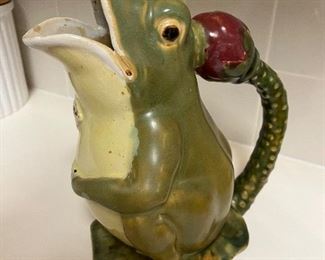 Frog pitcher… too cute!