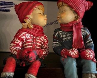 Candy Design from Norway, little boy and girl kissing figurines