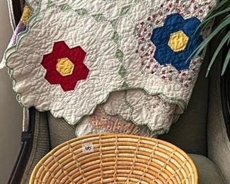 Beautiful vintage quilt in remarkable condition!
Native basket kept packaged looks great!