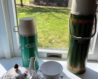 VINTAGE THERMOS