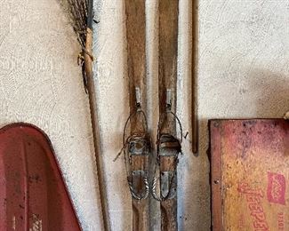 VINTAGE WOOD SKIS