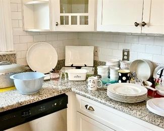 Kitchen collectibles, Corning ware, etc.

