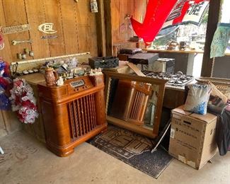 Royal Dalton bunnikin and mini Toby mug
Avon fire truck Stein.
43 Phillips antique radio
Mirrors
Mini split condenser unit (new)