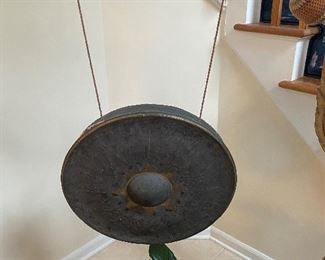 SIAMESE TWINS! PAIR OF SIAMESE MEN WITH GONG CARVING!