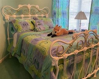 ANTIQUE PORCELAIN FULL BED