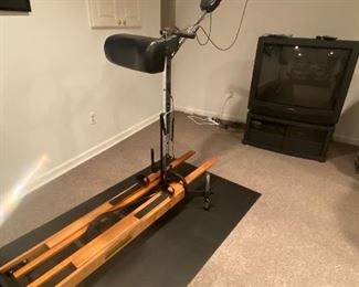 NORDIC TRACK SKI MACHINE