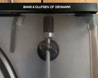 BANG & OLUFSEN TURNTABLE